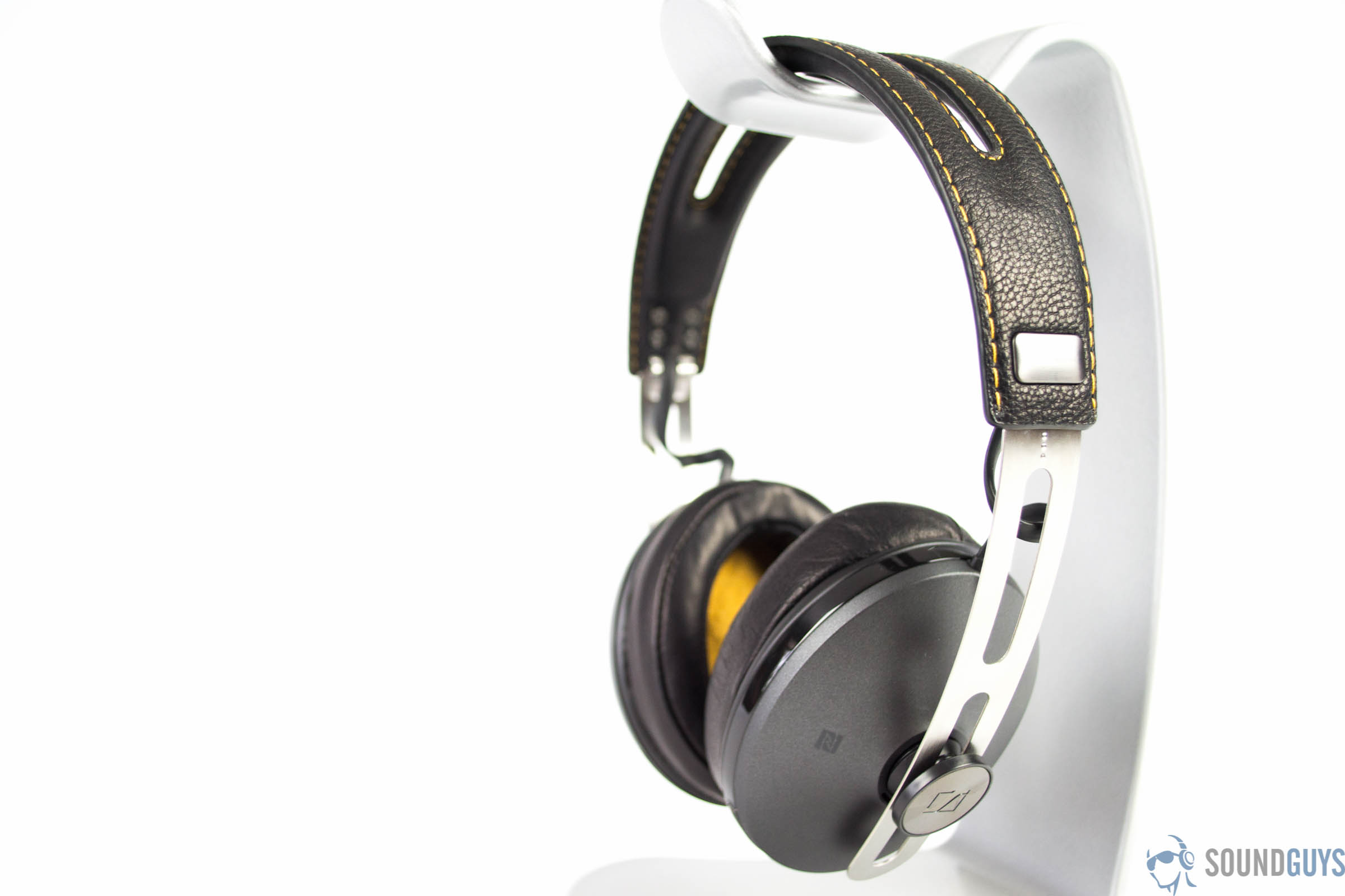 Sennheiser Momentum 4: The best headphones for detail-oriented listeners