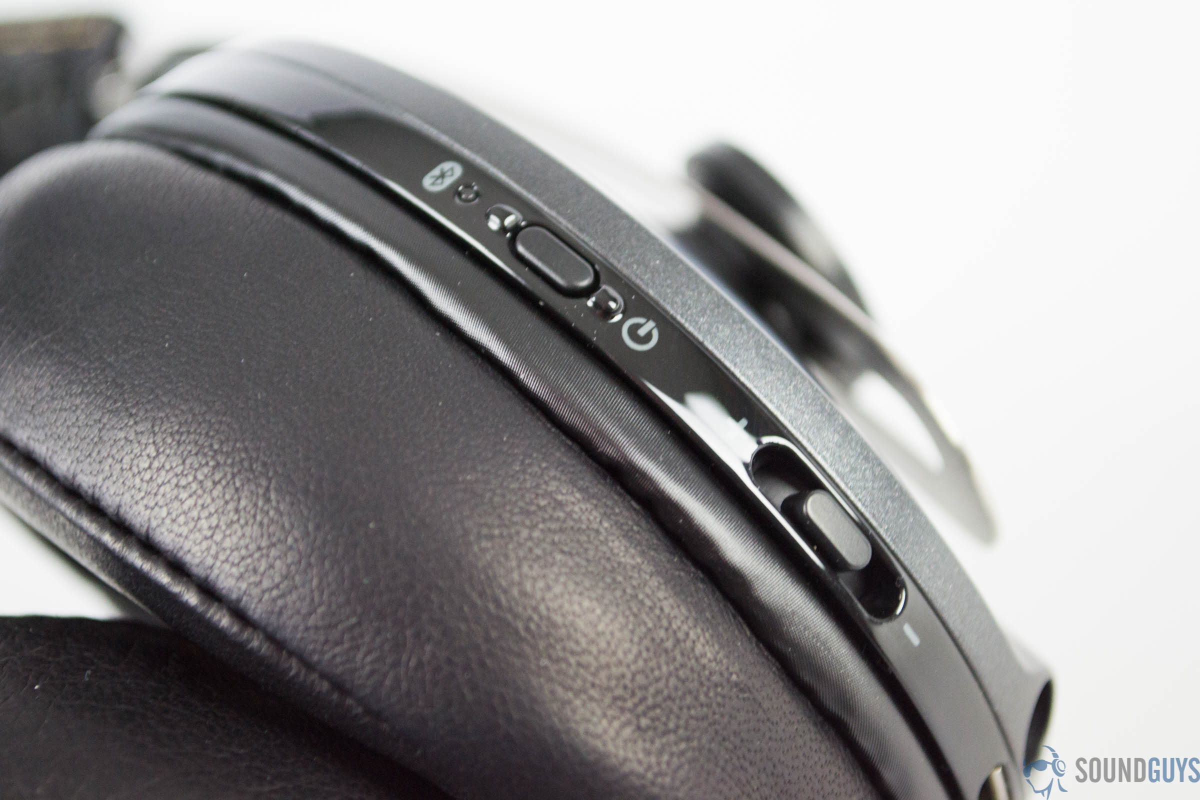 sennheiser-momentum-wireless-sg-5 sennheiser-momentum-wireless-sg-5