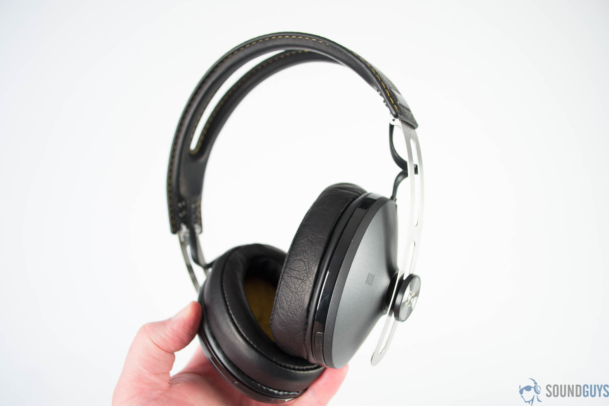 sennheiser-momentum-wireless-sg-8 sennheiser-momentum-wireless-sg-8