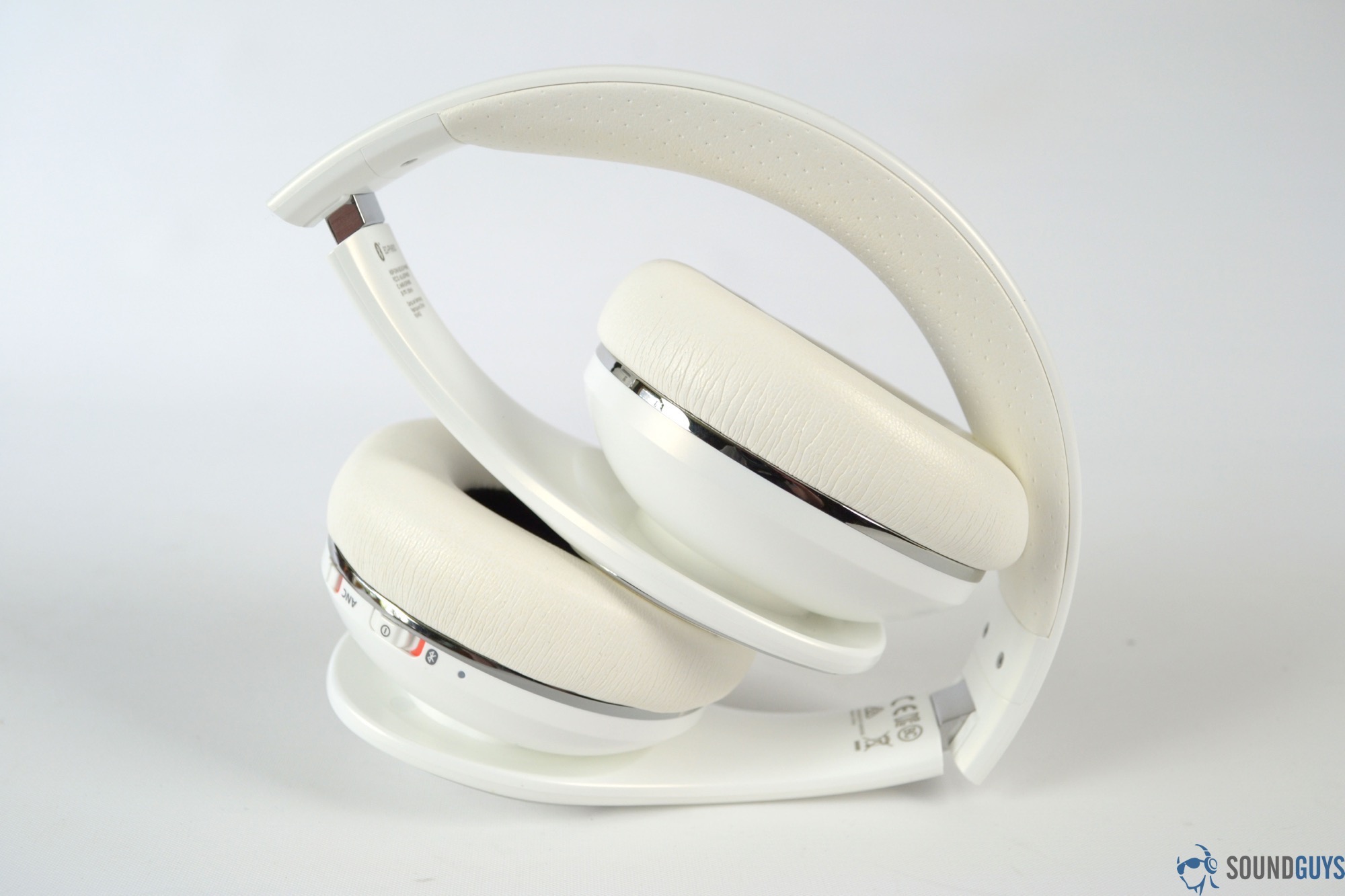 Level On Wireless Headphones - EO-PN900BBEGUS