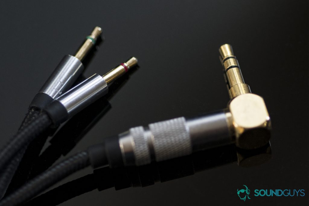 A photo of the 3.5mm plug and 2.5mm cup connectors.