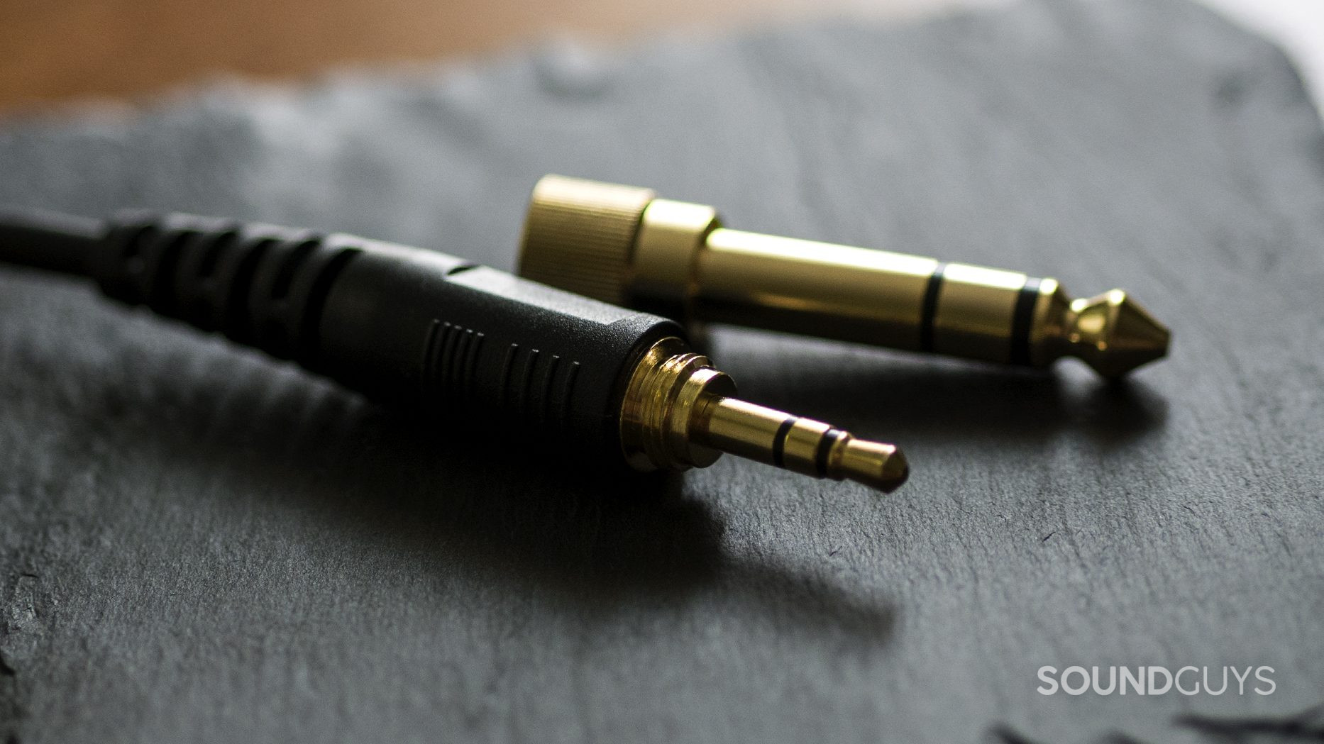 The Beyerdynamic DT 880 PRO connectors and adapters.