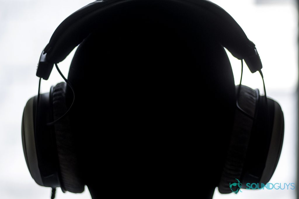 A photo of the Beyerdynamic DT 880 PRO's silhouette