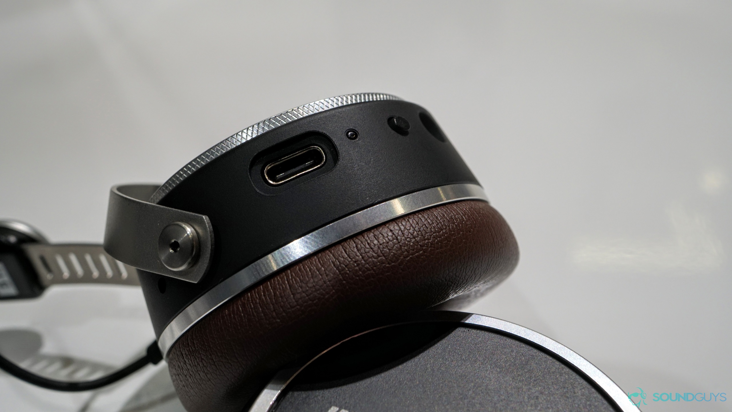 sound-guys-beyerdynamic-aventho-7