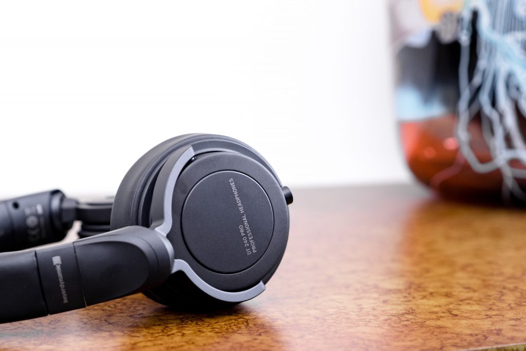 Beyerdynamic DT 240 PRO headphones cable removable on-ear over-ear comfort audio-technica ATH-m40X studio commuter