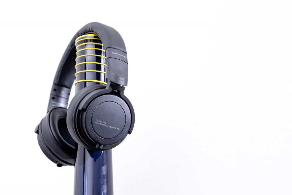 Beyerdynamic DT 240 PRO headphones cable removable on-ear over-ear comfort audio-technica ATH-m40X studio commuter