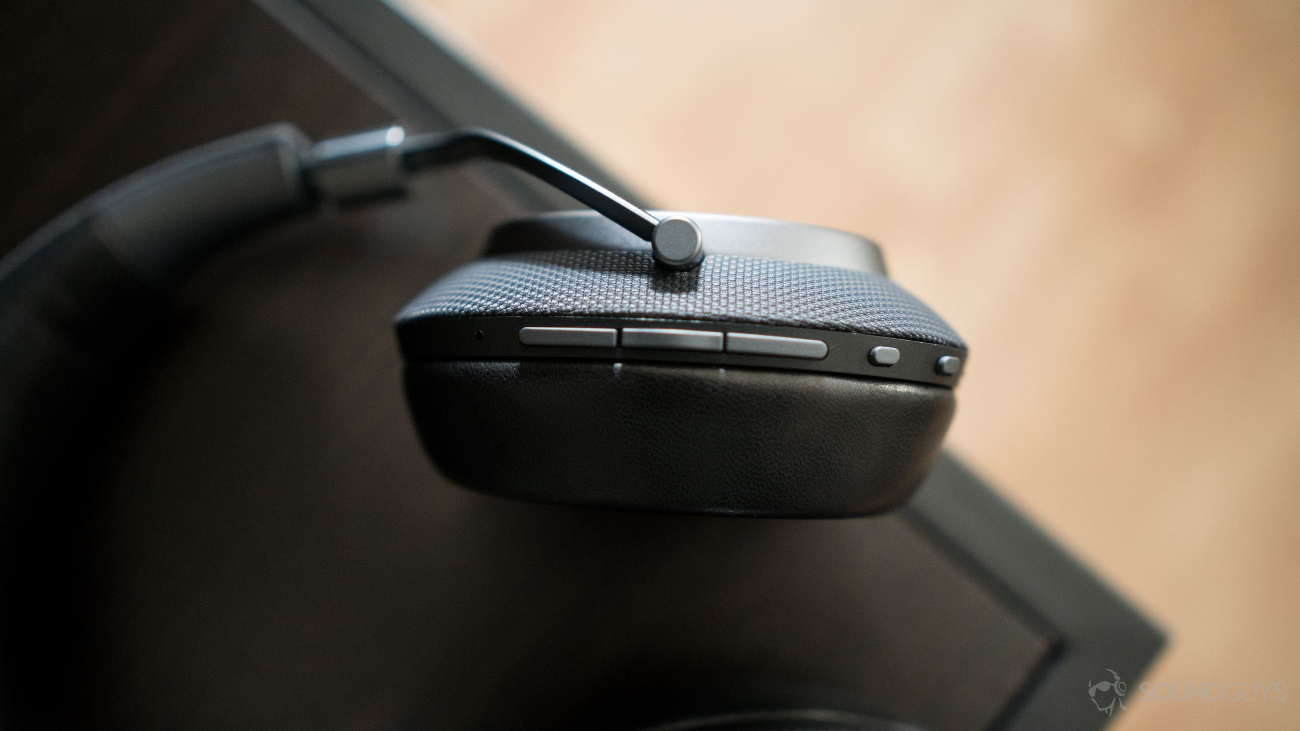 Bowers & Wilkins PX-4 You can connect to the P5 Wireless via audio cable should the battery die.