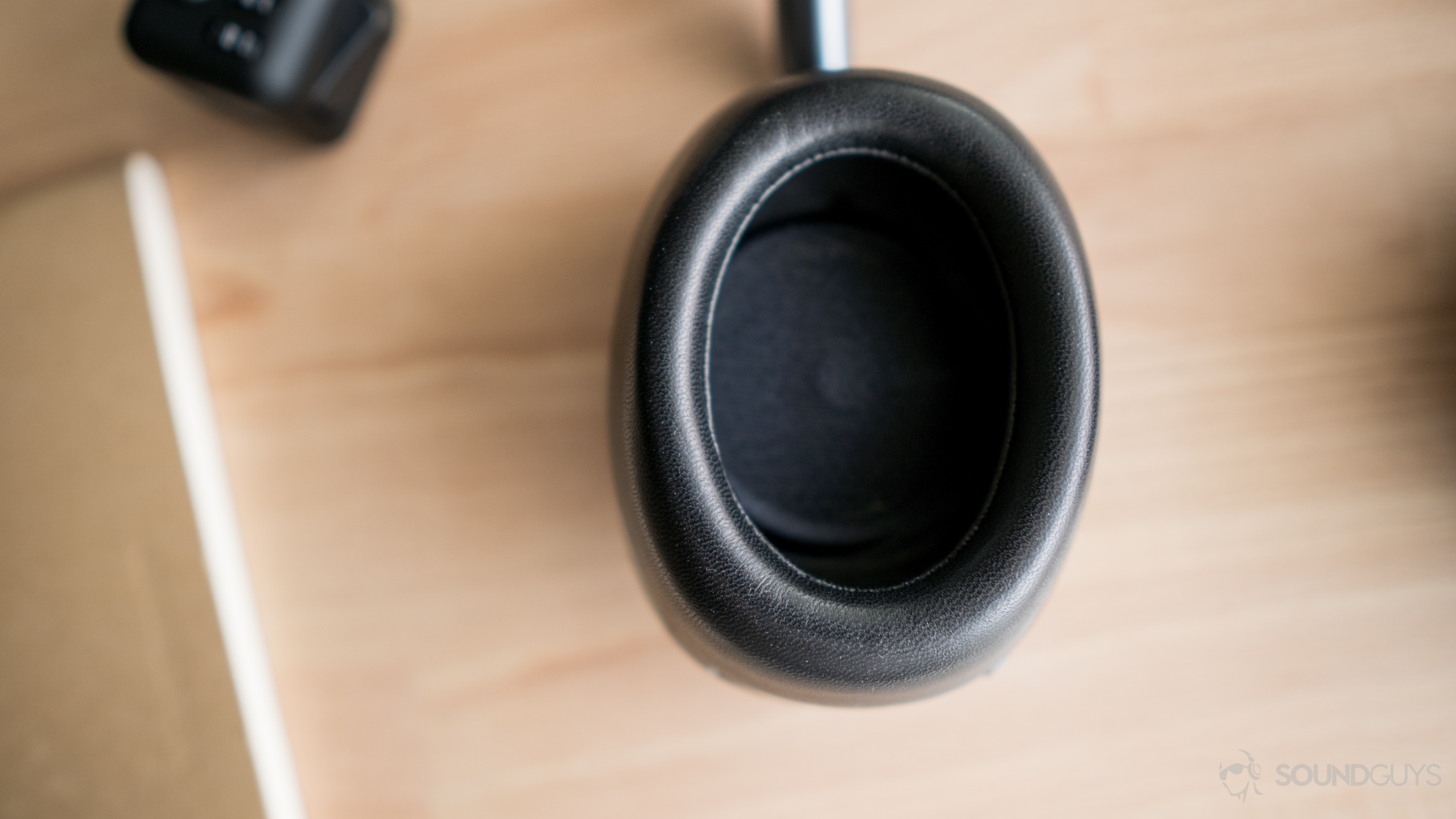 The drivers are deep in the ear cup, leaving plenty of space for your ears.