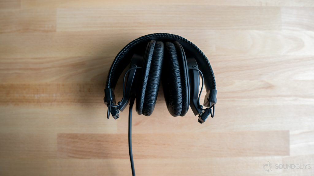 The headphones can become more compact for easy transport. 