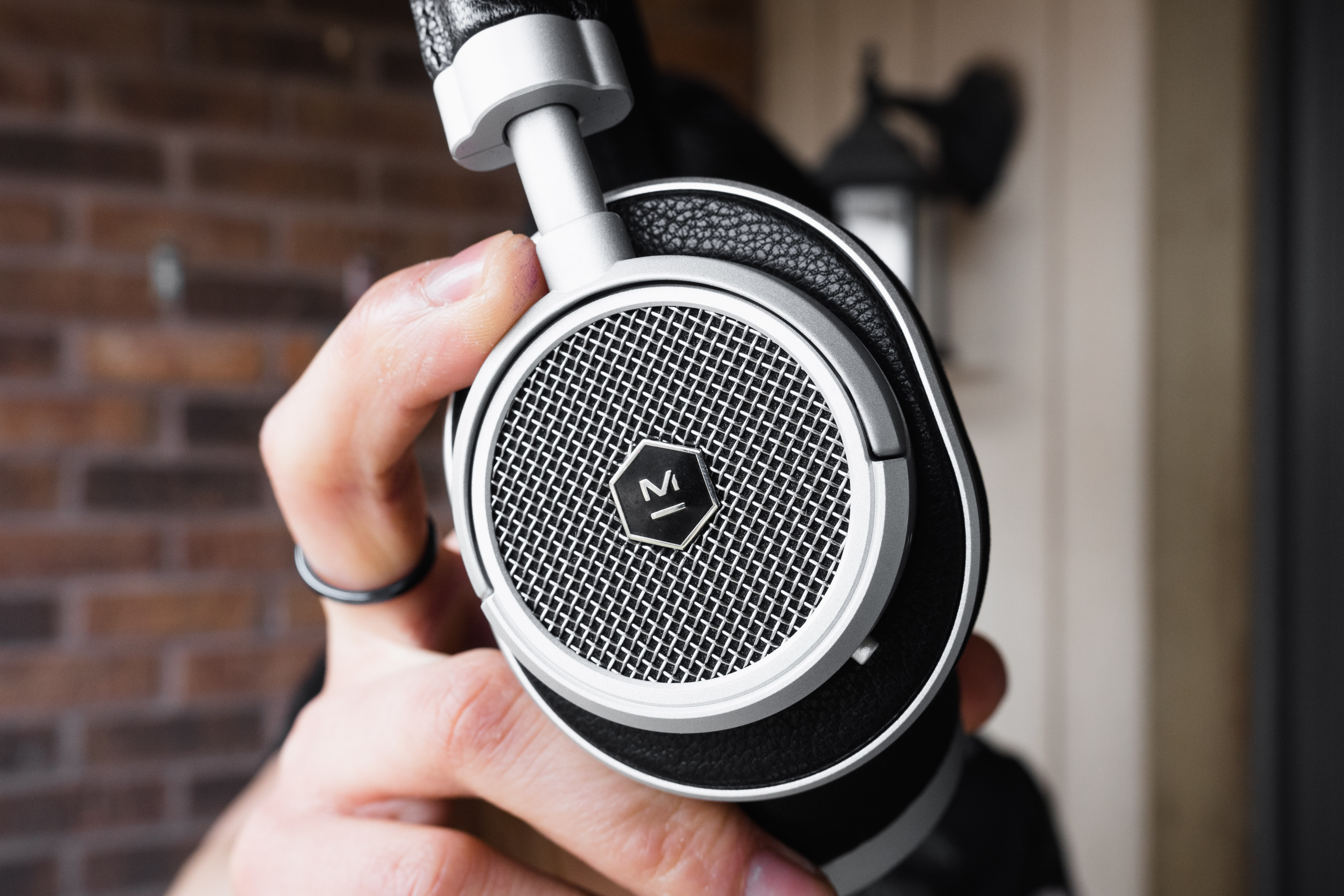 Master & Dynamic MW50 review: The headphones in black