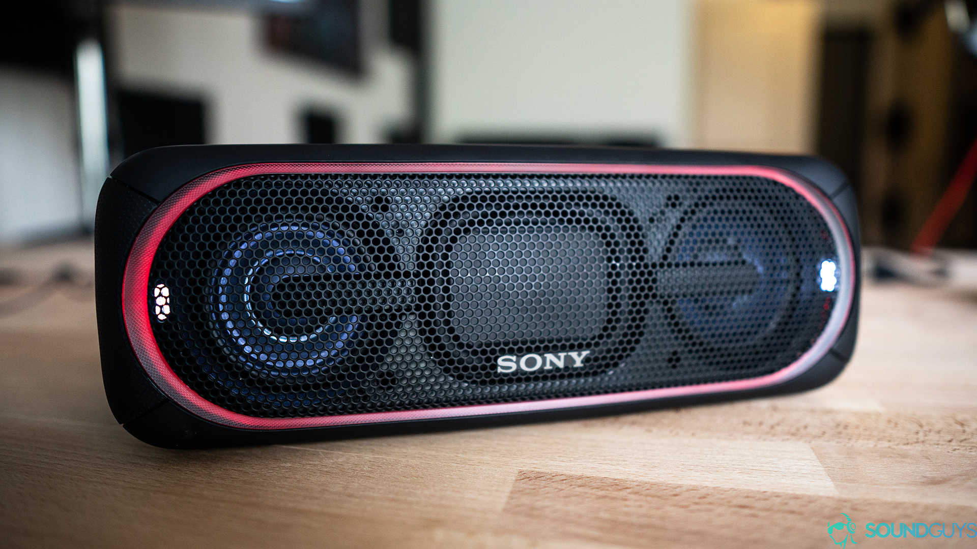 Sony SRS-XB40: The speaker with the lights colored red