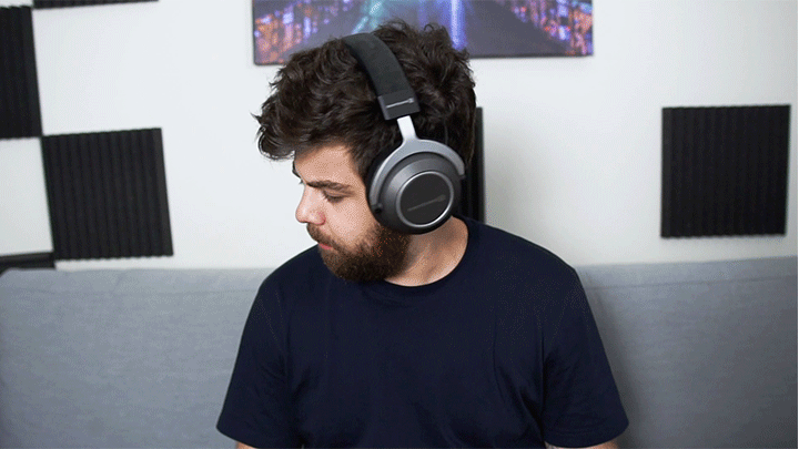 Showing the Beyerdynamic Amiron Wireless falling off after shaking my head.