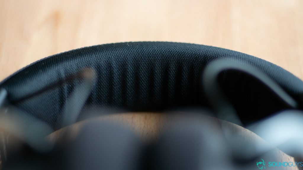 The padding on the underside of the headband.