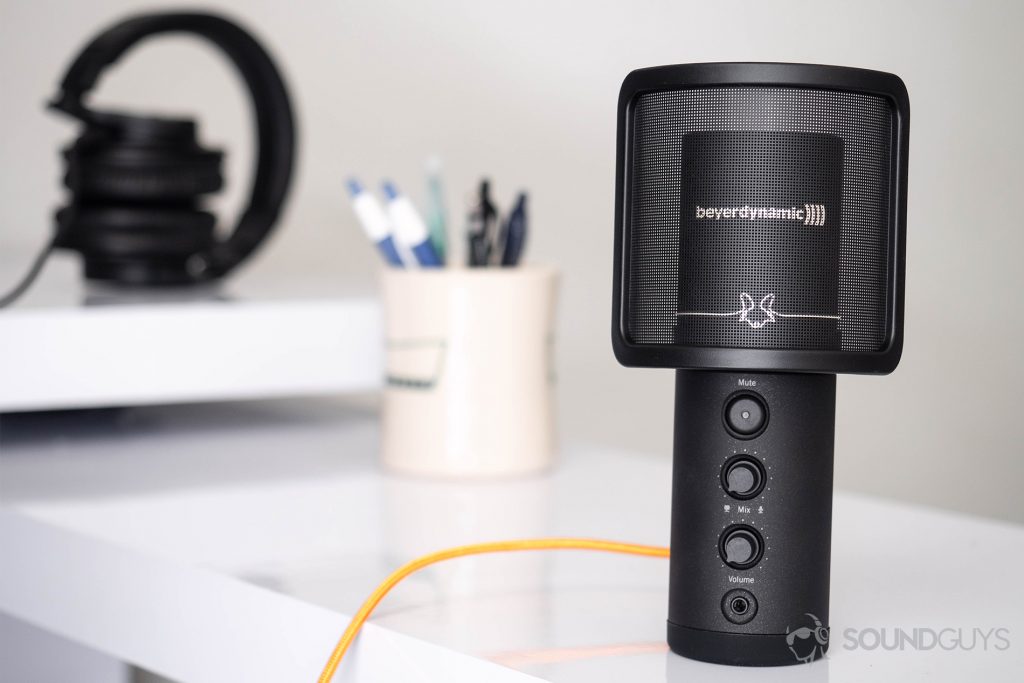 Beyerdynamic Fox USB mic: A front-facing image of the mic with the filter installed, no desk mount.