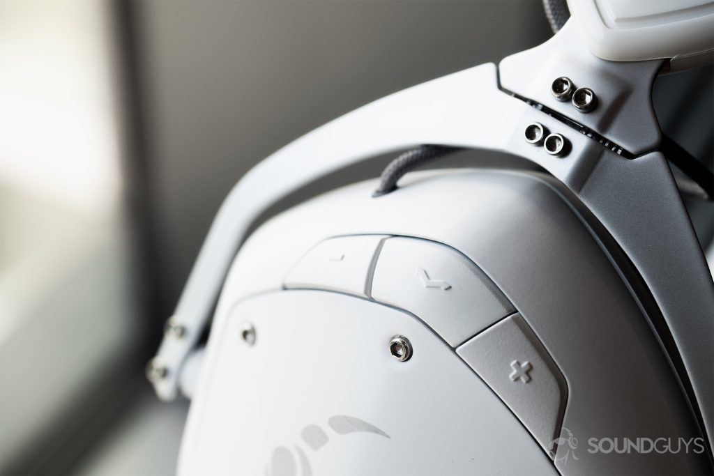V-Moda Crossfade 2 Codex: A close-up of the controls in an upsidedown V-formation.