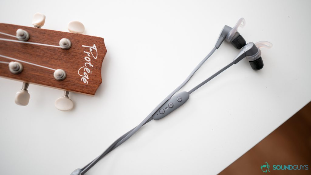 The 3-button control module on the Jaybird X4 give you all the controls you need.