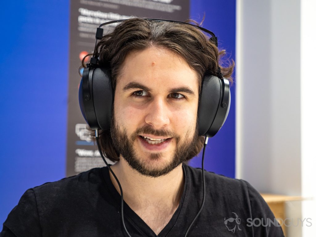 A photo of Scott Gordon wearing the Monoprice Monolith M1060C at IFA 2018.