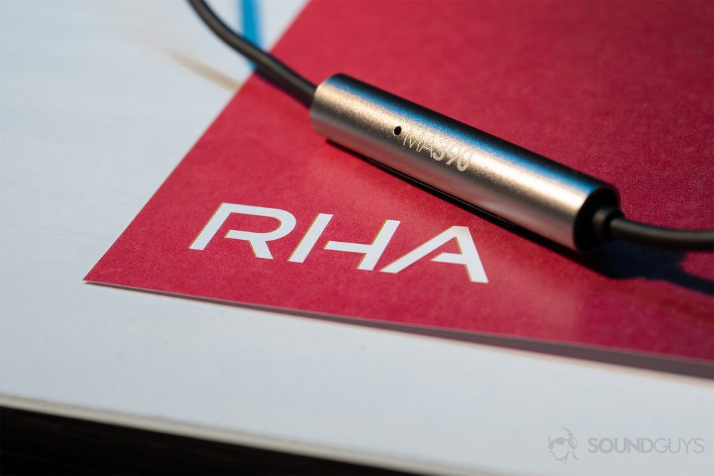 RHA MA390 Wireless: A shot focused on the mic-sidie of the in-line mic and remote. The module reads, "MA390."
