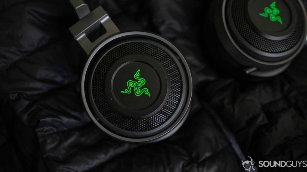 Le logo lumineux du Razer Nari Ultimate