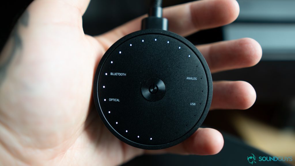 To control volume of the Razer Nommo Pro you have to turn the volume dial.