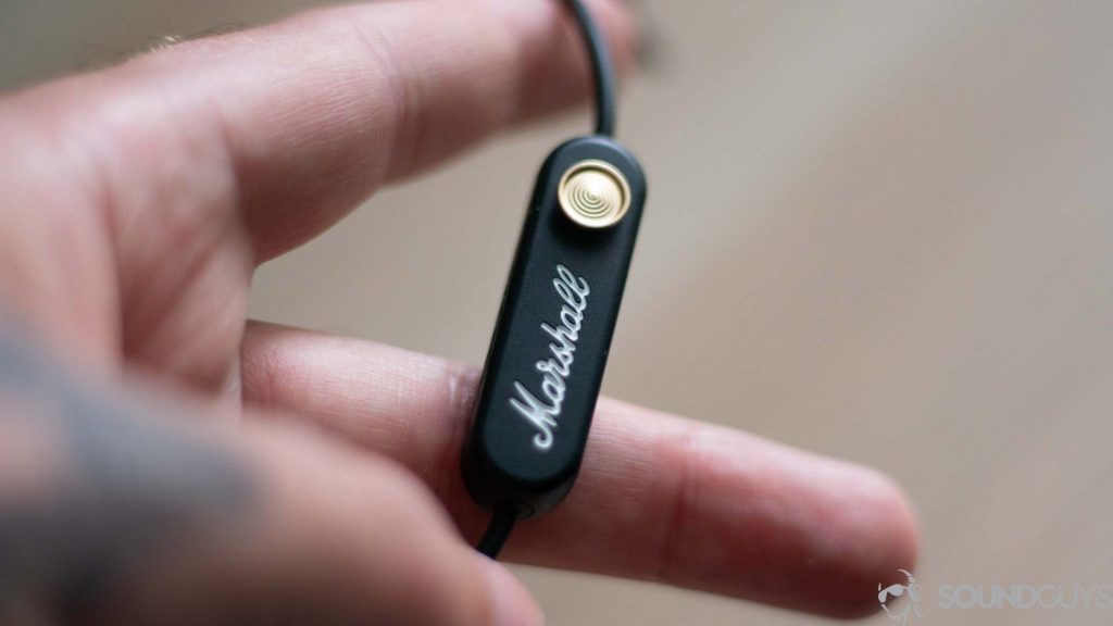 Close-up of the control knob of the Marshall Minor II.