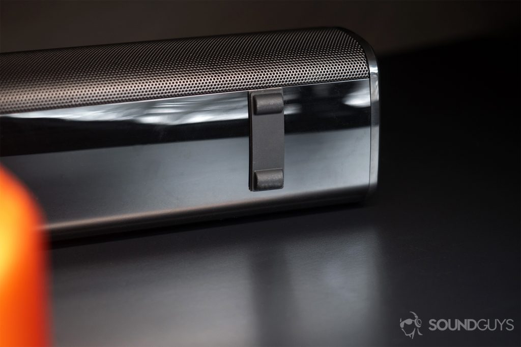 Creative Stage Air: The bottom rubberized feet that prevent the speaker from slipping.