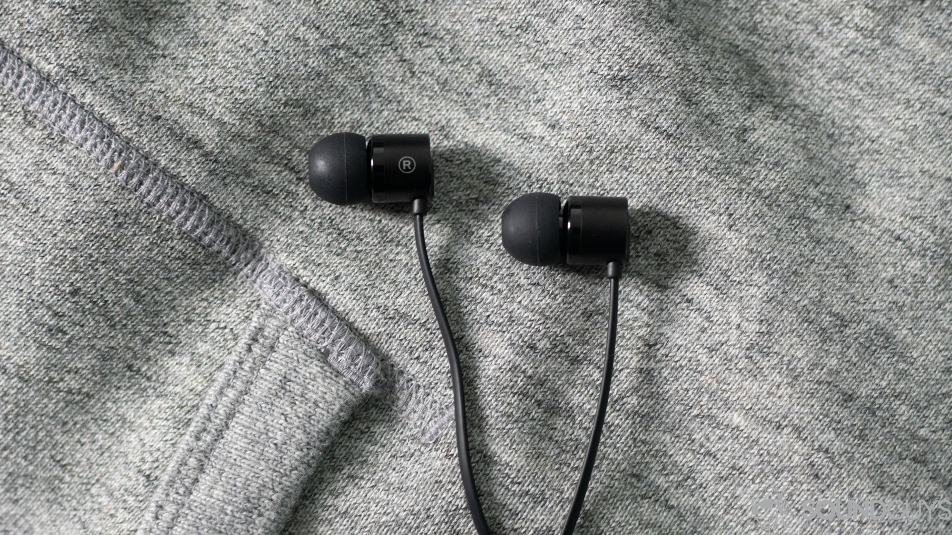 Pictured are the OnePlus earbuds and the cable. 