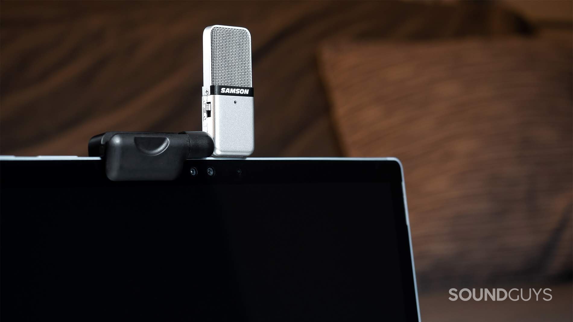 Samson Go Mic: The microphone clipped onto a Microsoft Surface Book 2015.