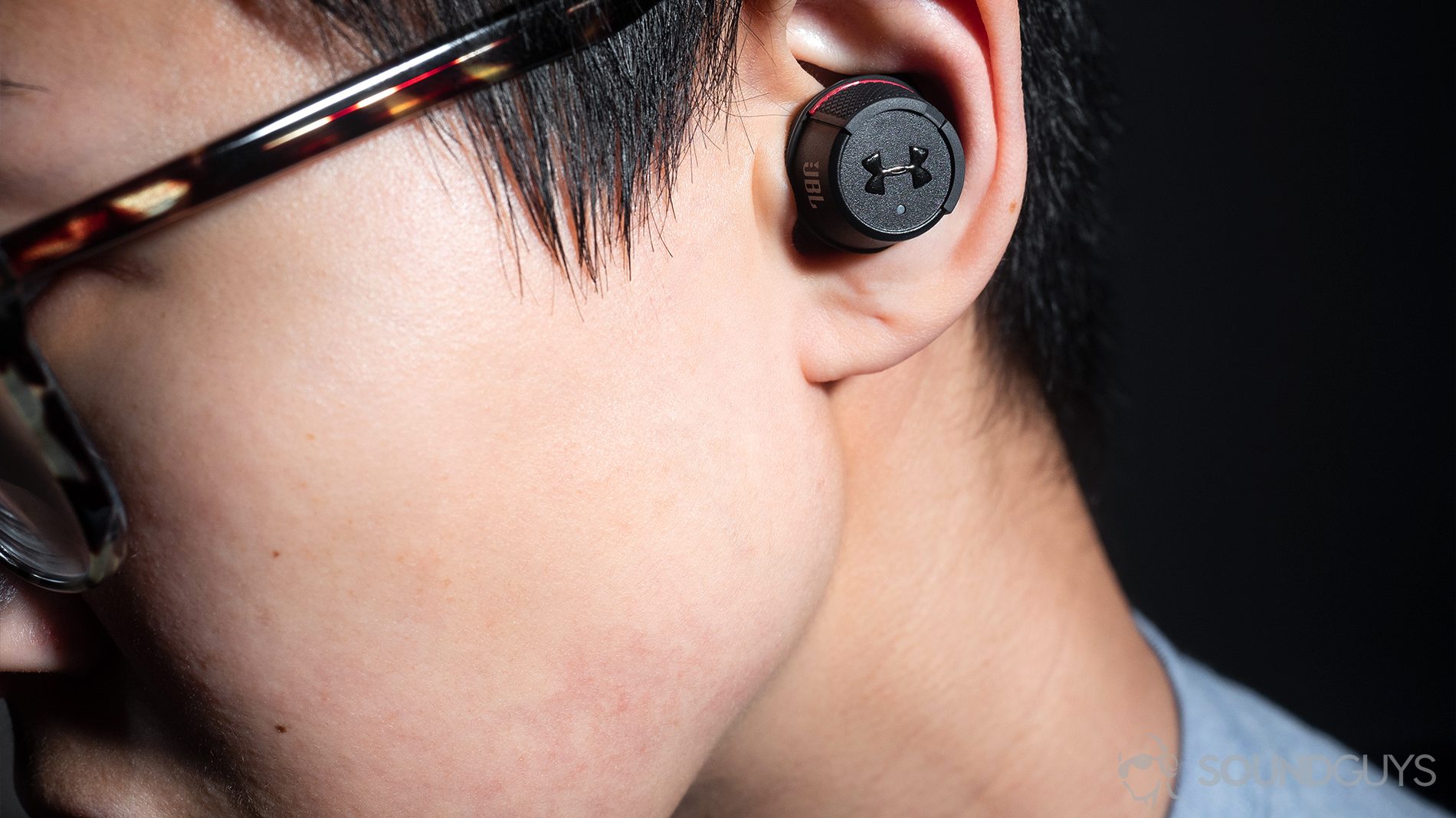 Under Armour_True Wireless Flash by JBL-7 A picture of the Under Armour True Wireless Flash JBL worn by a woman.