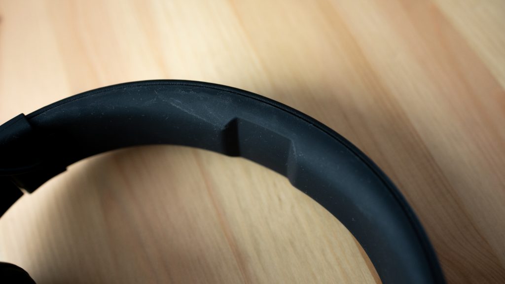 Close-up on the small headband cutout of the Skullcandy Crusher Wireless.