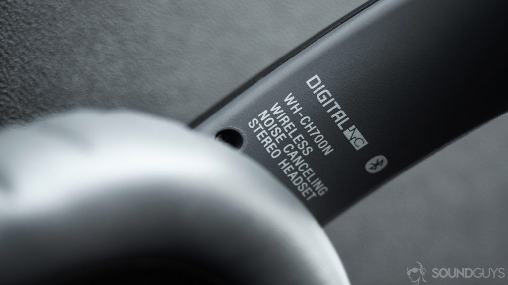 Sony WH-CH700N: Close-up of the headband's interior with Digital NC written on it.