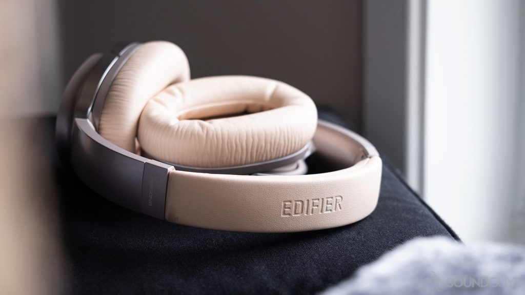 Edifier W860NB: the headband with the embossed Edifier logo.