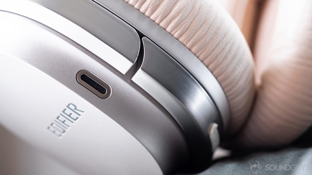 Edifier W860NB: A close-up of one of the ports on the headphones.