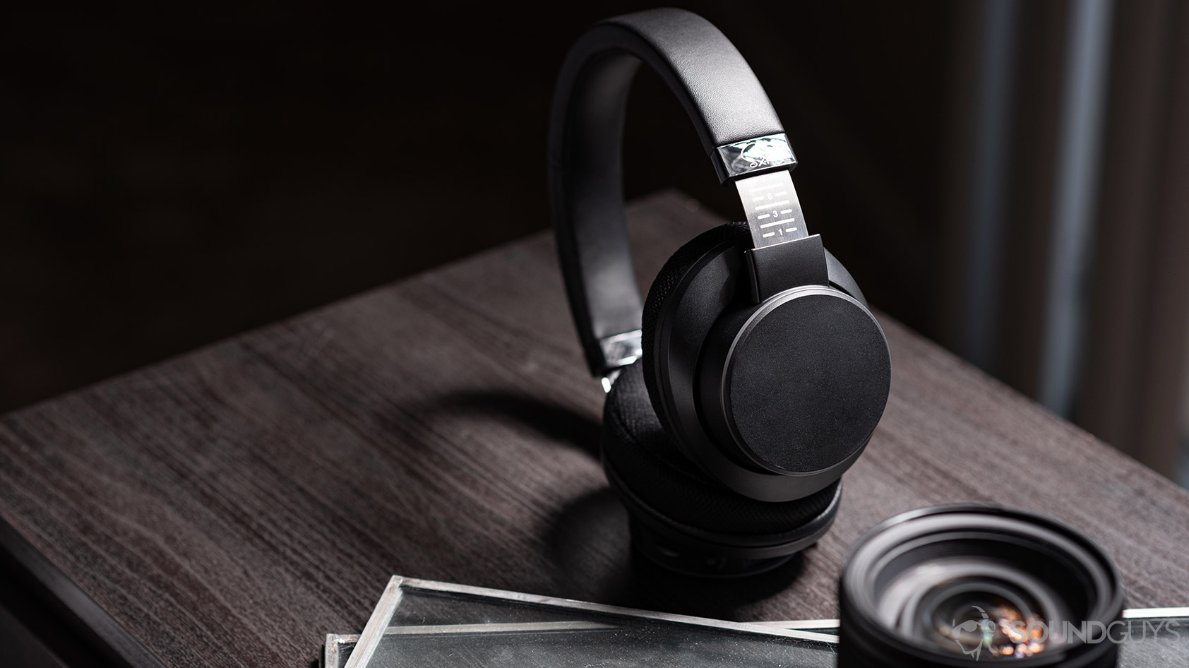 Creative SXFI Air: Headphones standing and angled, completely in frame.
