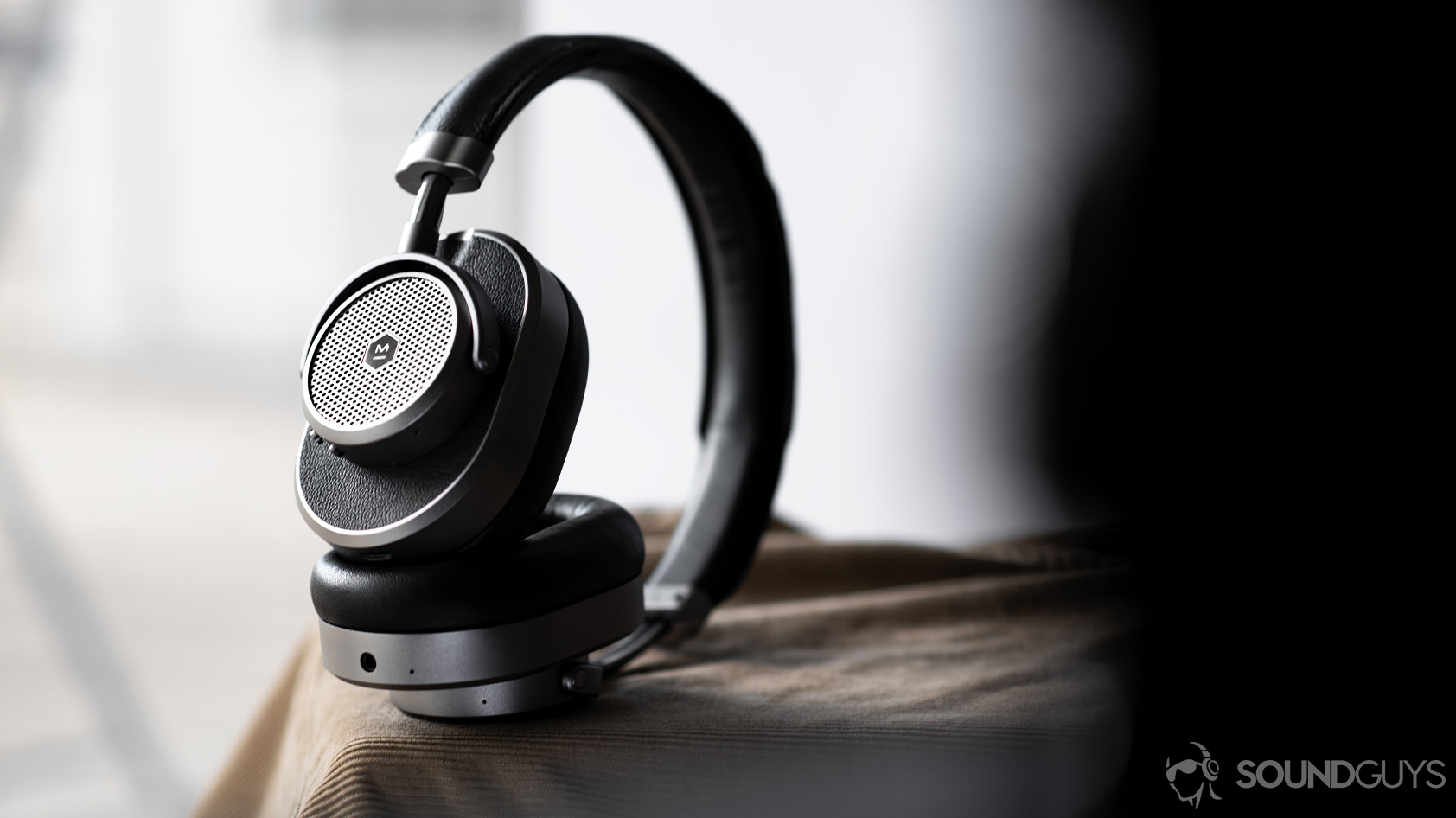 Master &amp; Dynamic MW65: Headphones are angled standing.