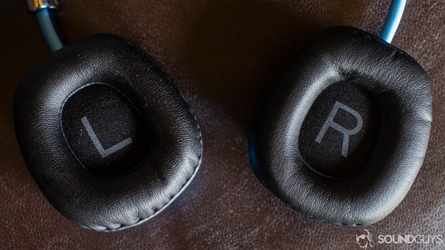 puro-sound-labs-puroquiet-ear-pads A photo of the Puro Sound Labs PuroQuiet's earpads, labeled left and right.