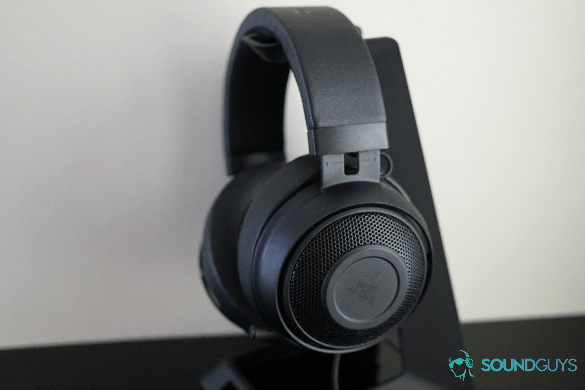 Razer kraken Pro V2 side shot