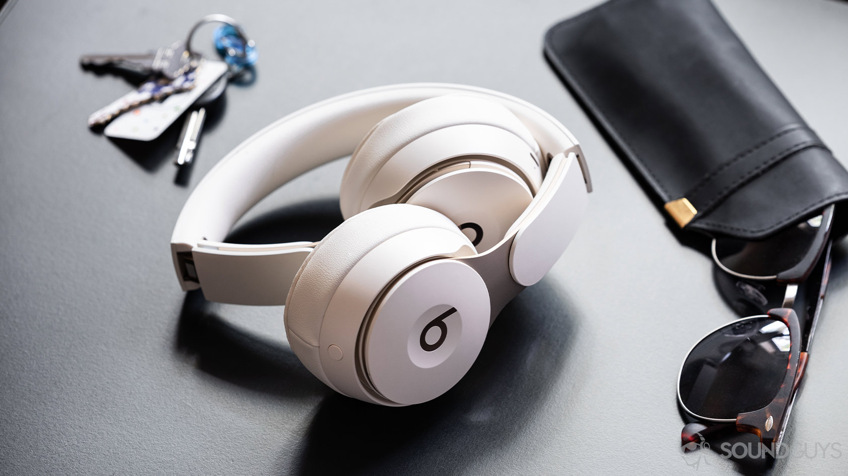  Beats Solo3 Wireless On-Ear Headphones - Apple W1 Headphone  Chip, Class 1 Bluetooth, 40 Hours of Listening Time, Built-in Microphone -  Rose Gold (Latest Model) : Electronics