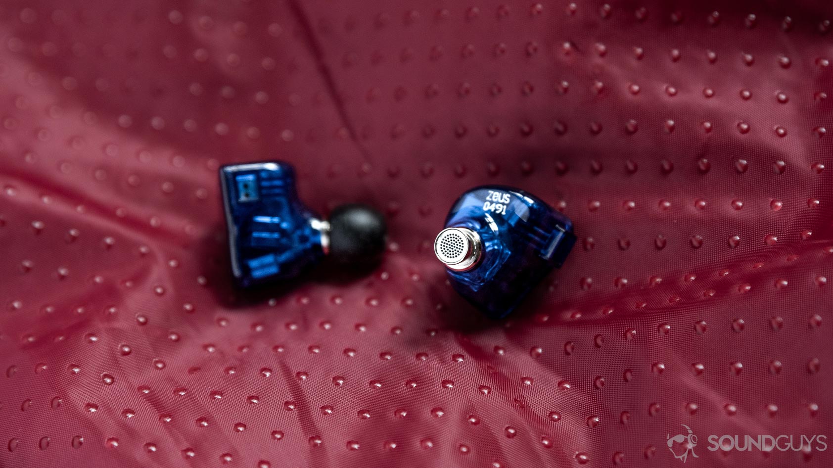 Massdrop x Empire Ears Zeus-premium IEMs nozzles housings A photo of the Massdrop x Empire Ears Zeus earbuds detached from the cable.