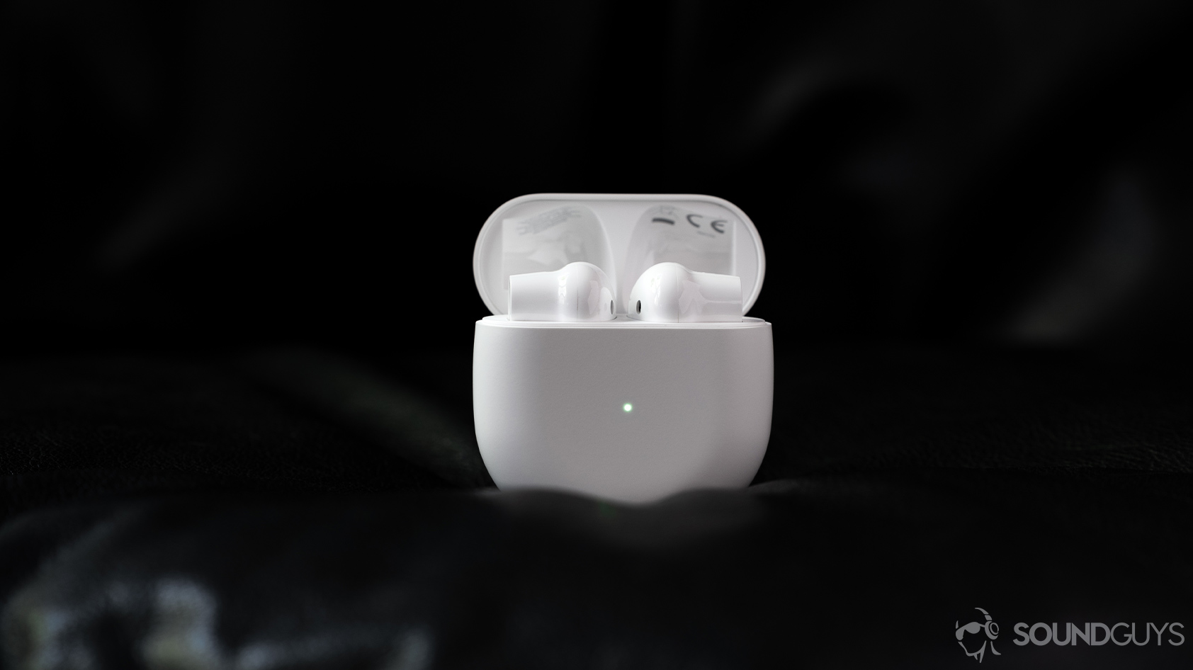 OnePlus Buds - True Wireless Earbuds with Charging Case, White - Fast  Charging, Long Battery Life and Deep Bass