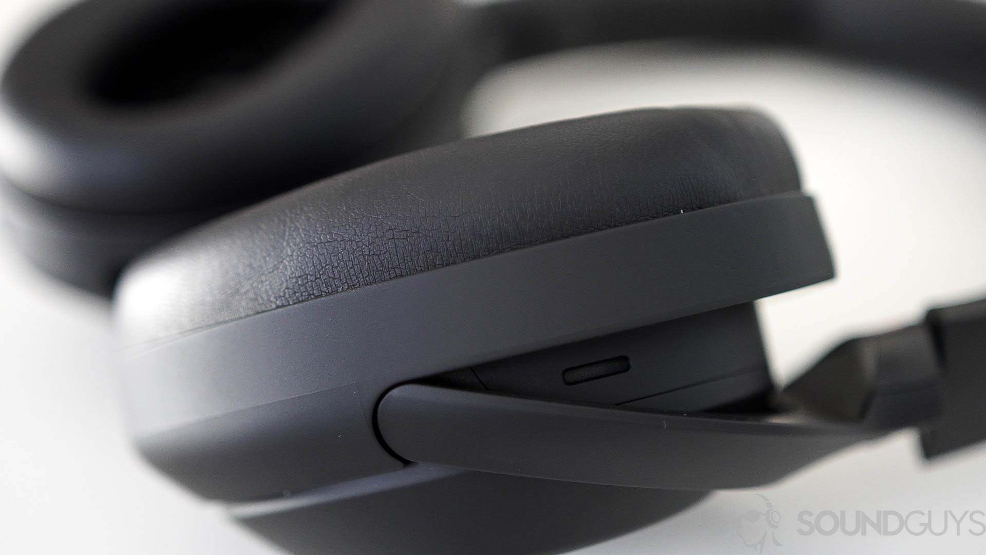 Sony's flagship XM4 noise-canceling headphones are close to $100