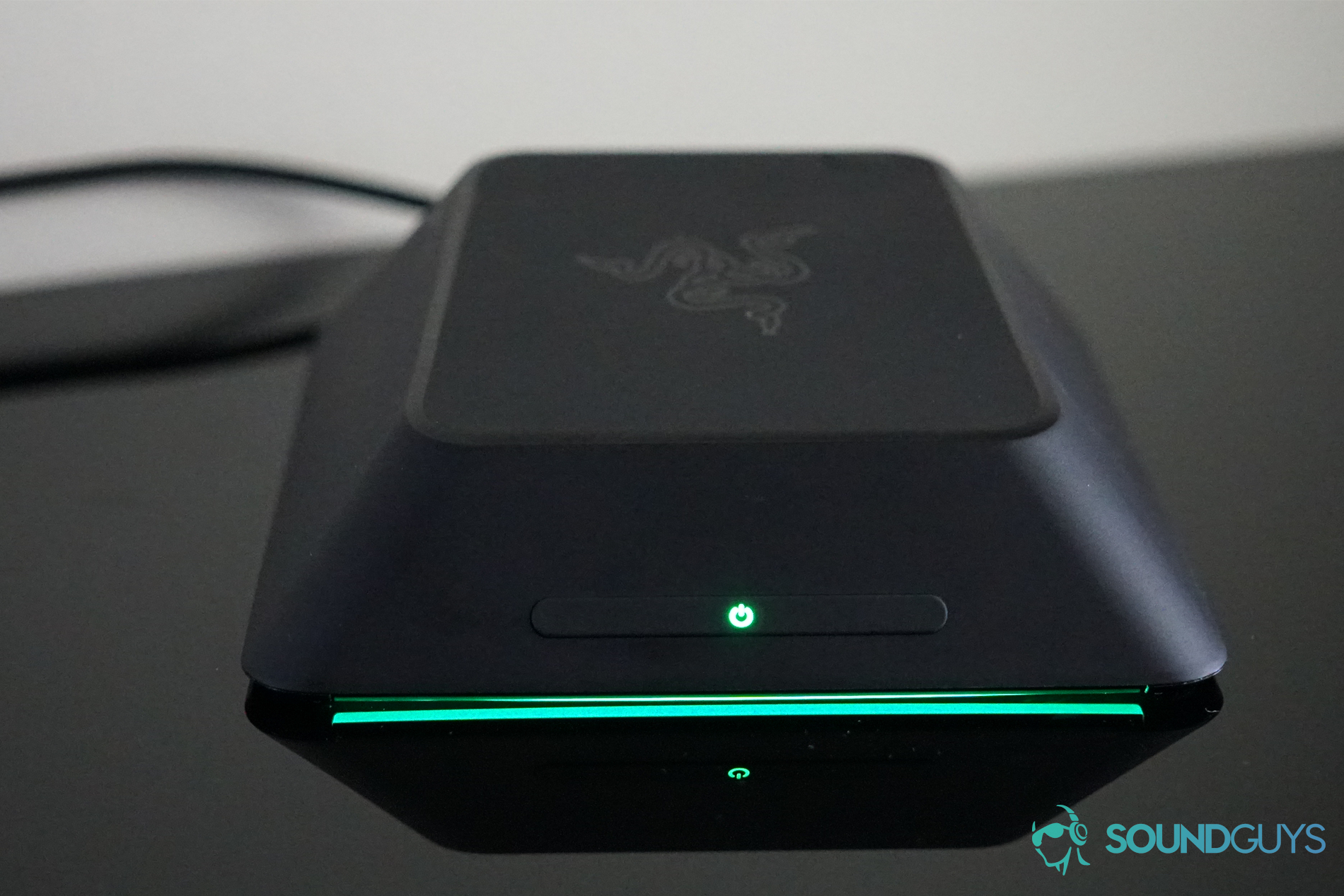 Thresher 8 A picture of the Razer Thresher Ultimate gaming headset wireless connection bay station.