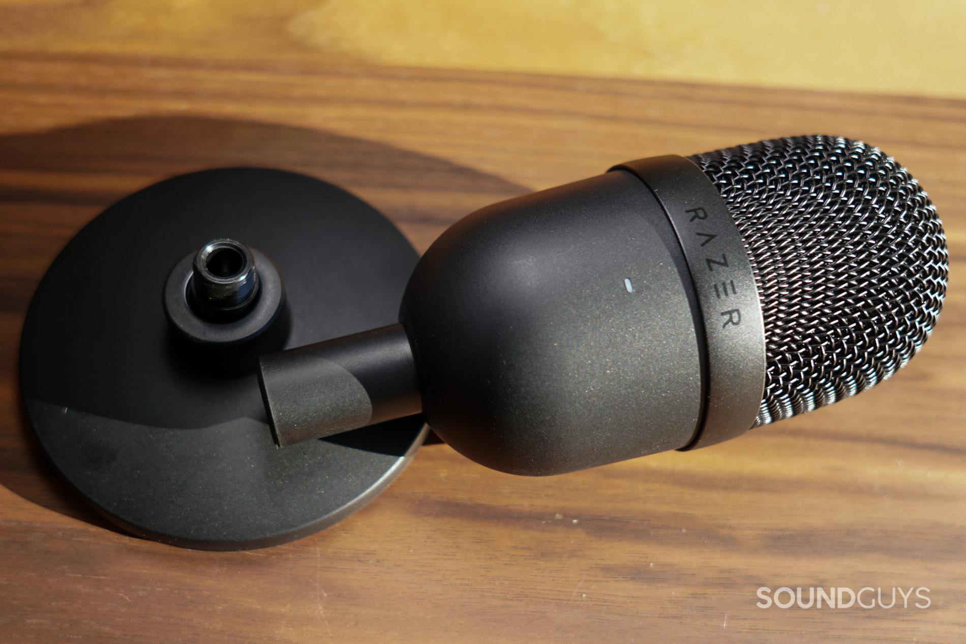 Razer Seiren Mini USB Condenser Microphone: for Streaming and Gaming on PC  - Professional Recording Quality - Precise Supercardioid Pickup Pattern 