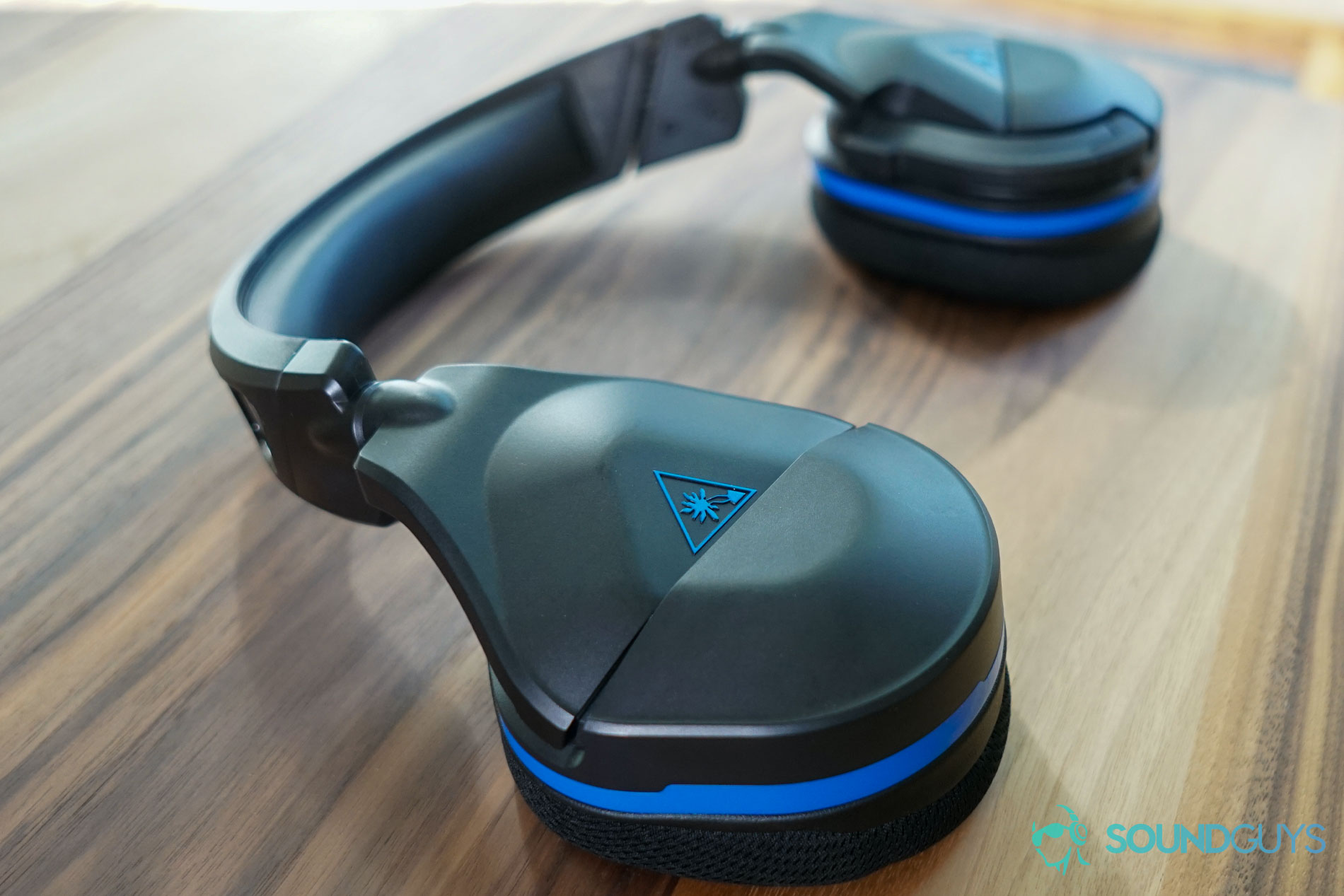 The Turtle Beach Stealth 600 Gen 2 gaming headset lies flat on a table.