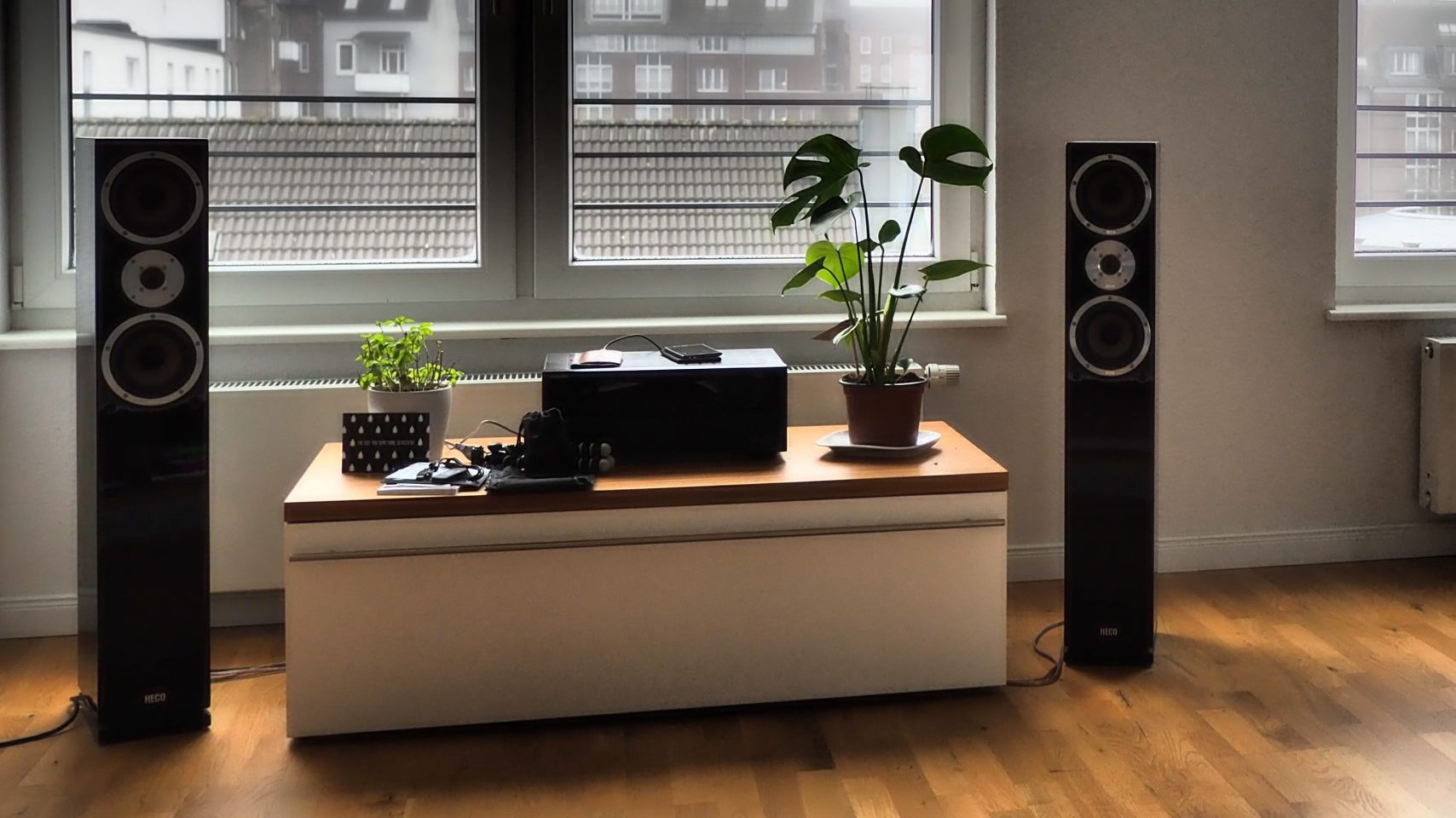 Hi-fi tower speakers set up in large room