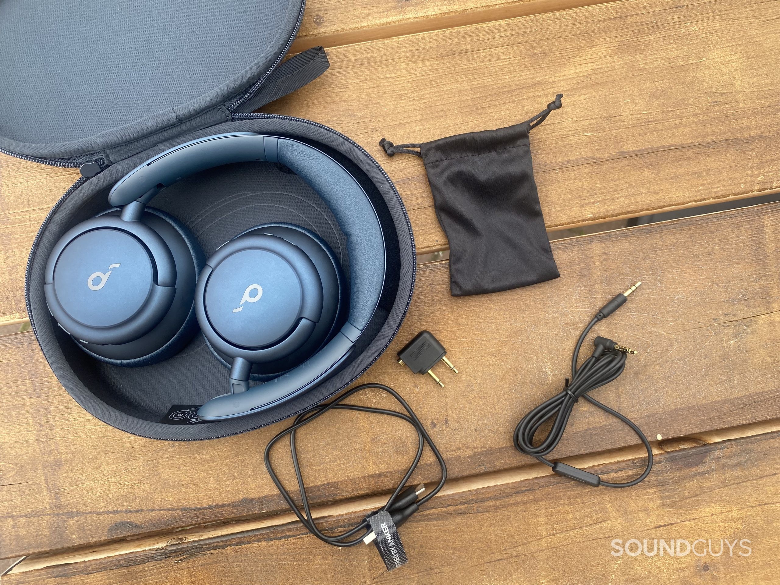 Anker Soundcore Life Q35 case