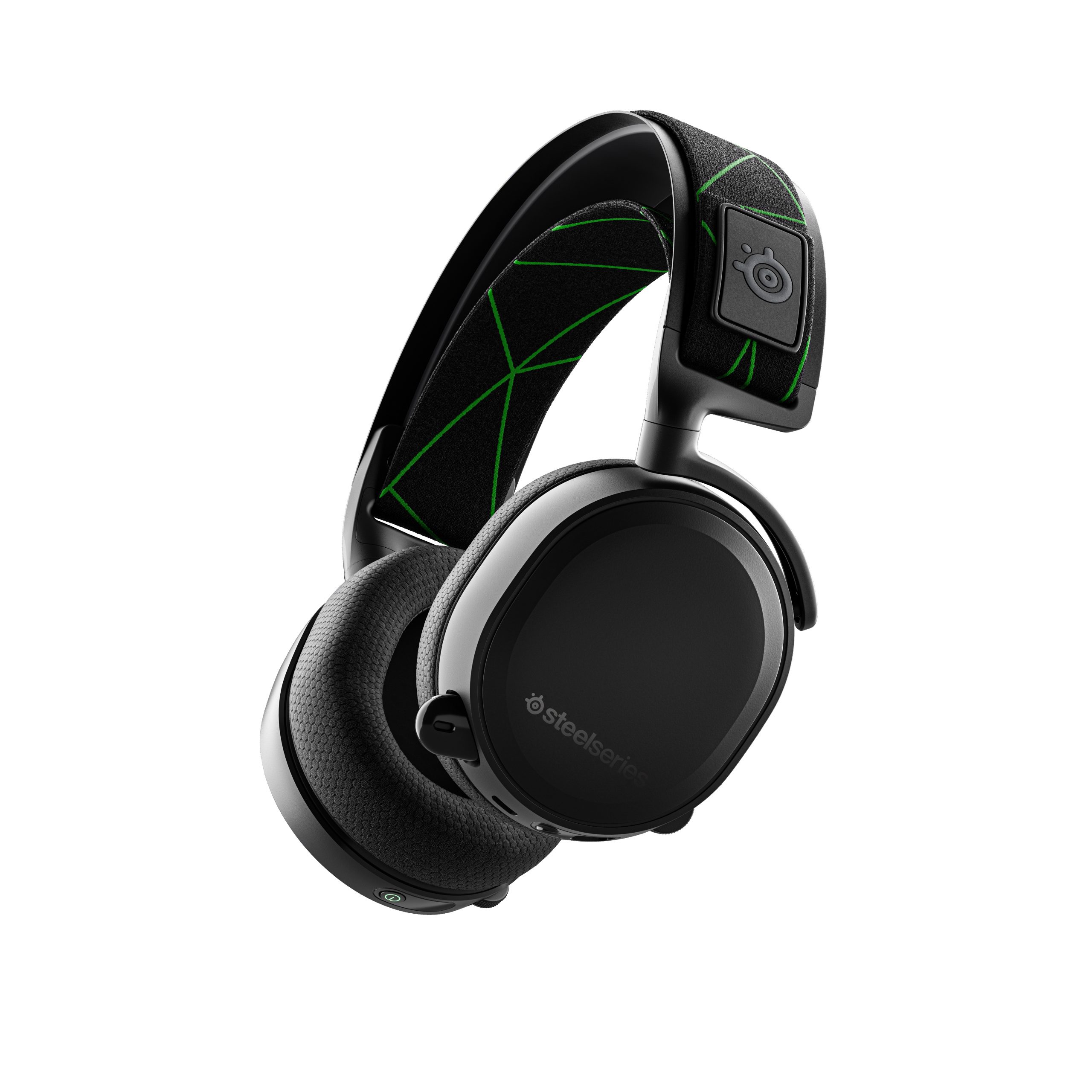 The SteelSeries Arctis 7X gaming headset in black against a white background.