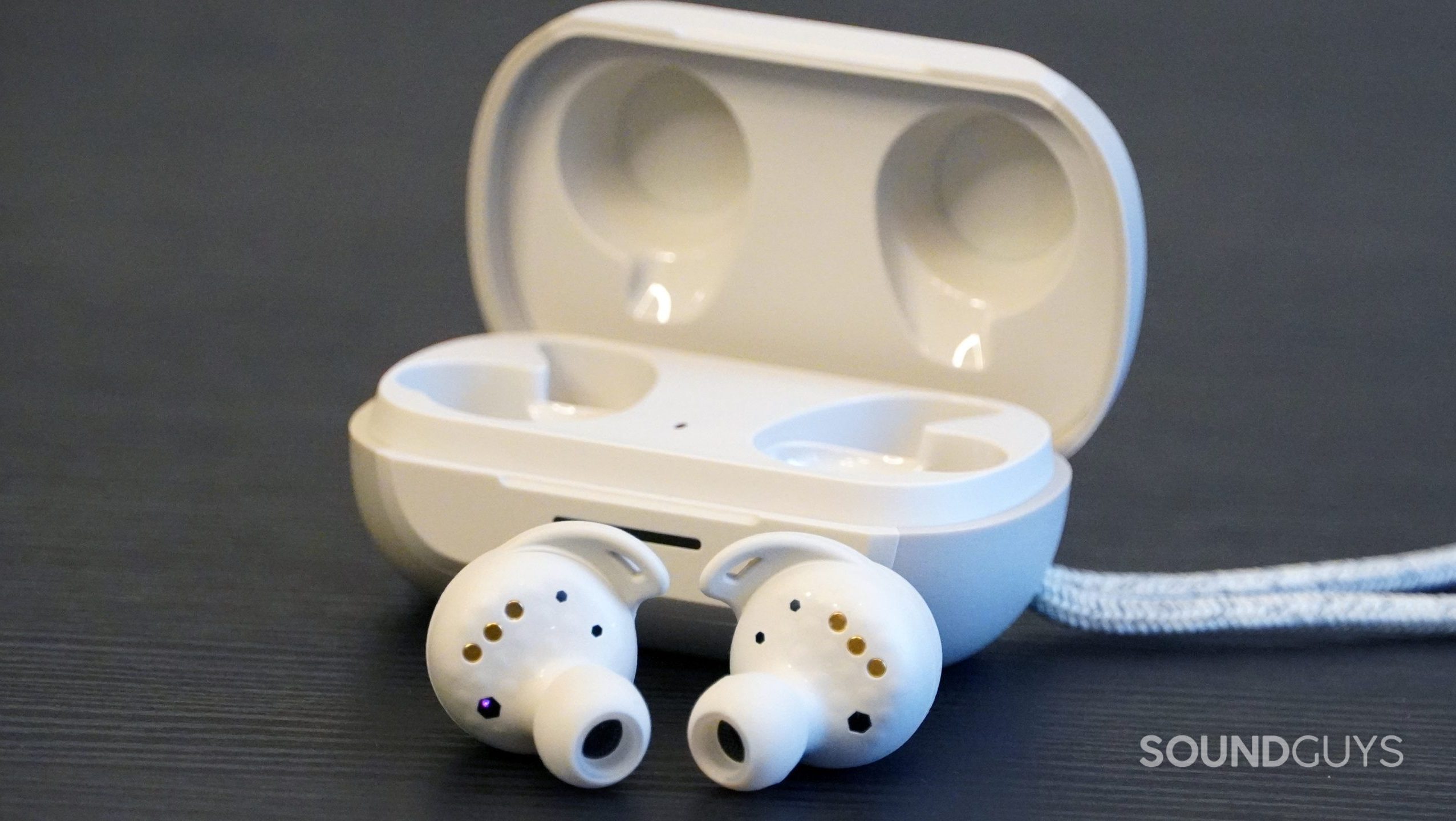 JBL Reflect Aero vs. Apple AirPods Pro (2nd generation): comparison and  differences?