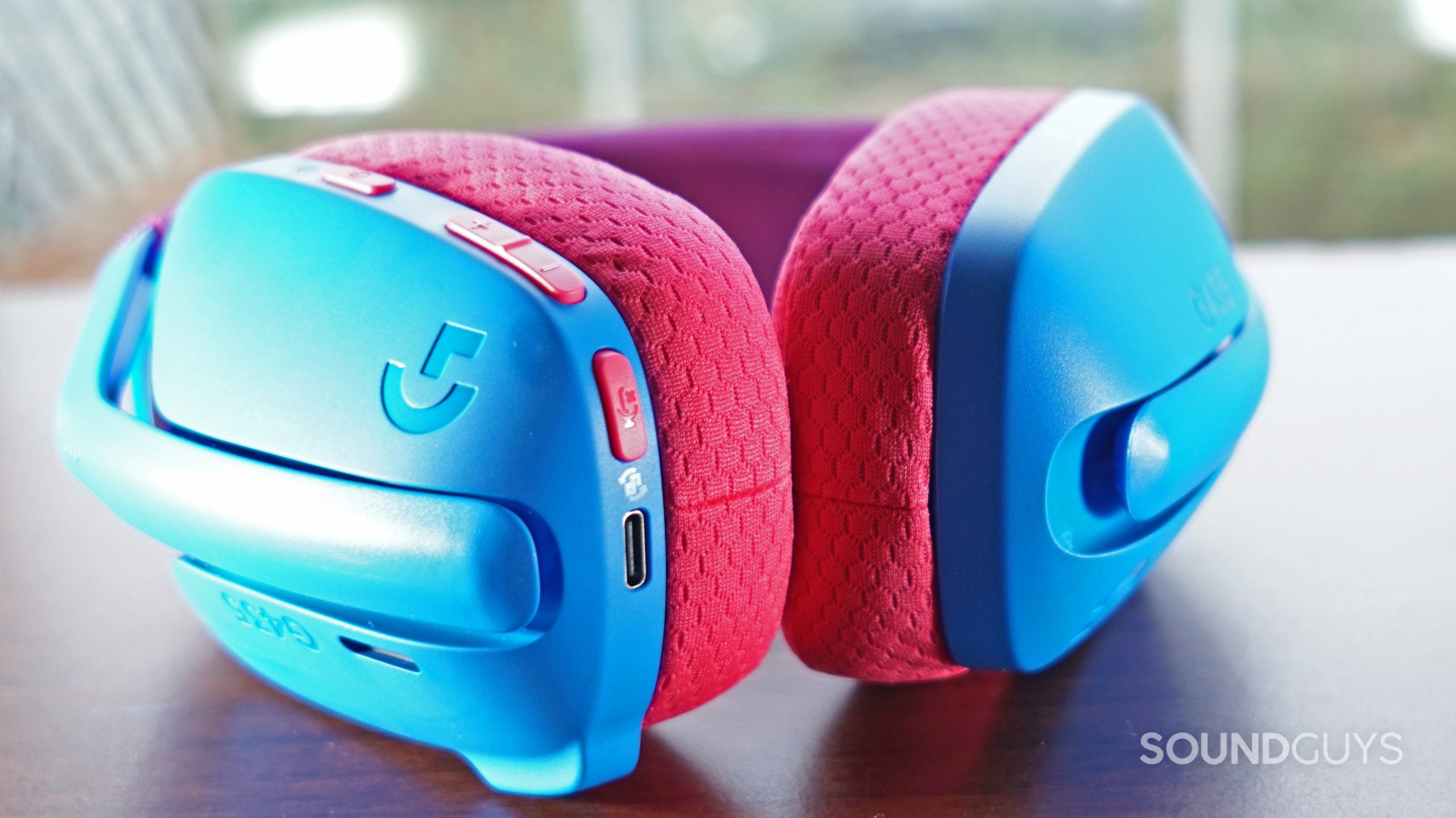 Logitech G435 Lightspeed Wireless Gaming Headset Review: Light Weight, Okay  Audio