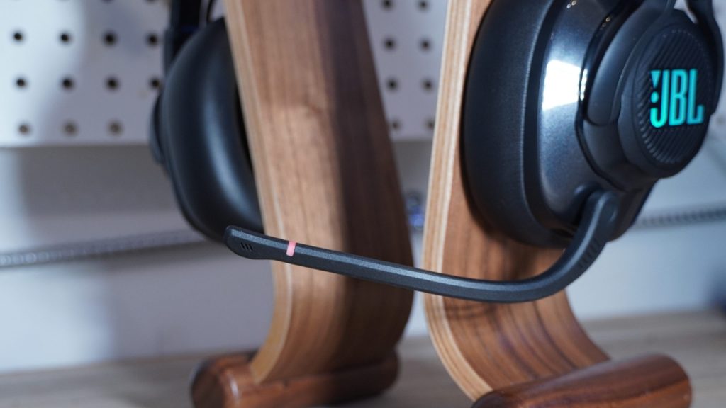 A photo of the JBL Quantum 600 microphone
